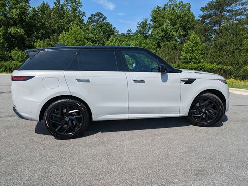 New 2025 Land Rover Range Rover Sport Dynamic SE image 5