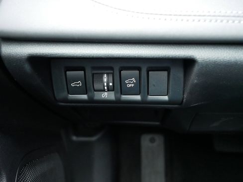 Certified 2025 Subaru Outback Limited image 26