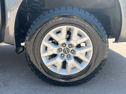 Used 2022 Nissan Frontier SV AWD/4WD image 22