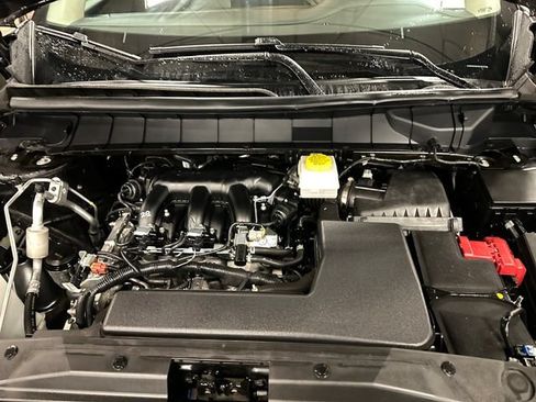 Used 2025 Nissan Pathfinder SL AWD/4WD image 24