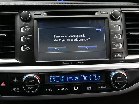 Used 2019 Toyota Highlander XLE AWD/4WD image 36