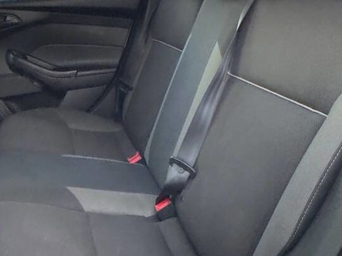 Used 2012 Ford Focus SE image 9