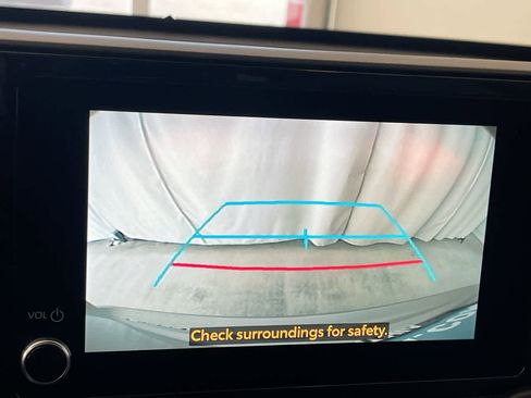 Used 2023 Toyota Highlander XLE image 17