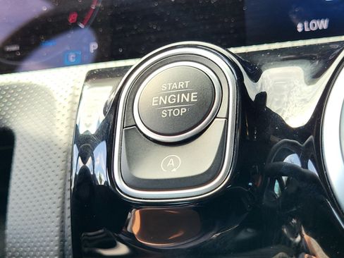 Used 2025 Mercedes-Benz CLA 250 4MATIC image 23