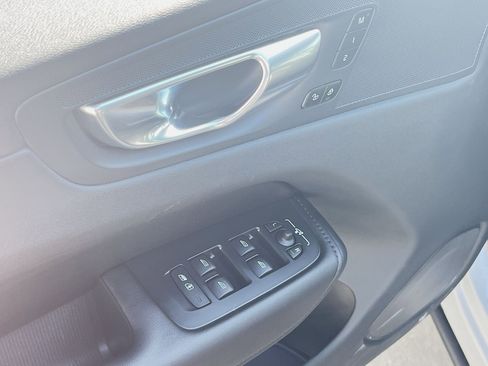 Used 2023 Volvo XC60 B5 Plus w/ Climate Package image 15