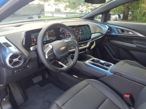 New 2026 Chevrolet Equinox EV LT AWD/4WD image 11