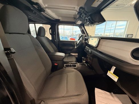 New 2026 Jeep Gladiator Willys image 13