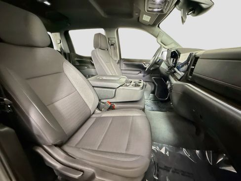 Used 2024 Chevrolet Silverado 1500 LT AWD/4WD image 29