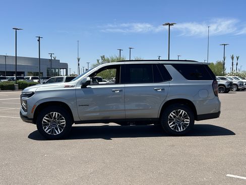 Used 2025 Chevrolet Tahoe Z71 AWD/4WD image 2