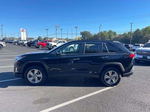 Used 2020 Toyota RAV4 Limited image 13