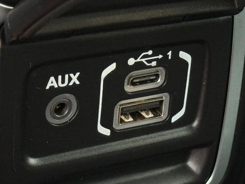 Used 2020 Jeep Wrangler Unlimited Sport image 17