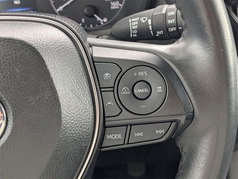Used 2024 Toyota Corolla Cross LE image 22