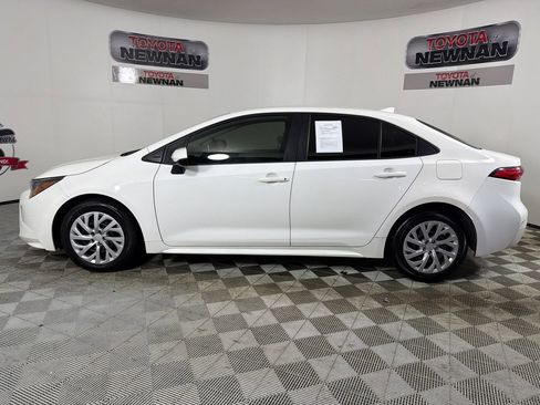 Used 2020 Toyota Corolla LE image 6
