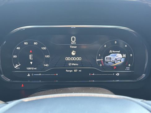 Used 2024 GMC Yukon AT4 w/ Technology Package image 21