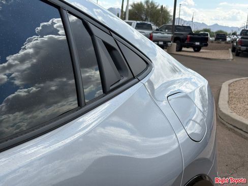 New 2026 Toyota Prius Plug-In Hybrid FWD image 11