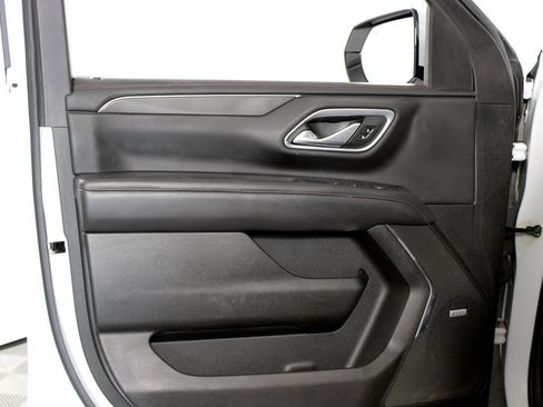 Used 2022 Chevrolet Tahoe RST w/ Luxury Package AWD/4WD image 41