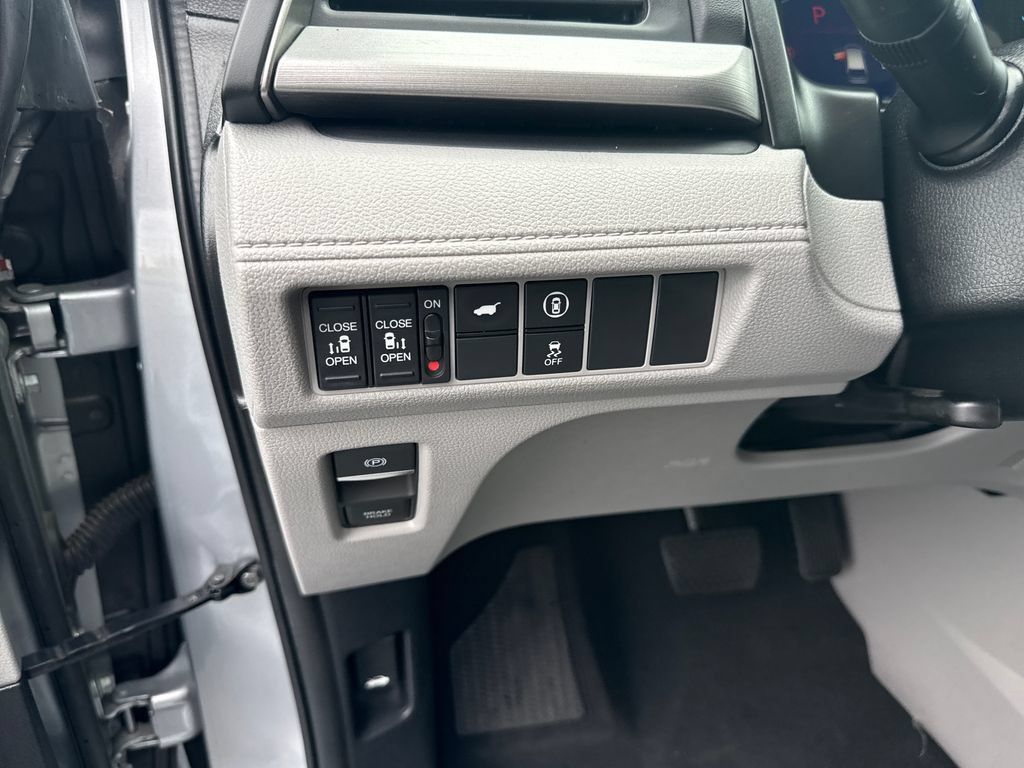 Certified 2024 Honda Odyssey EX-L image 16
