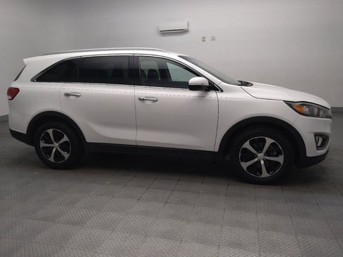 Used 2017 Kia Sorento EX FWD image 11