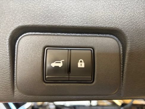 Certified 2023 Nissan Rogue SV w/ SV Premium B Package AWD/4WD image 19