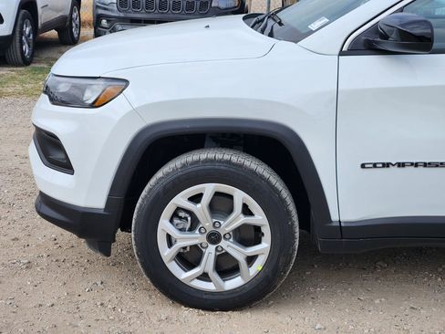 New 2026 Jeep Compass Latitude image 6