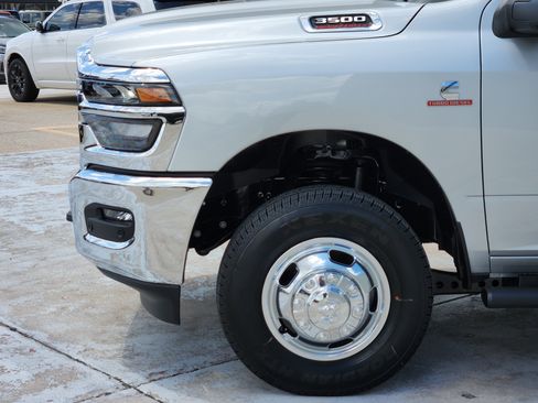 New 2026 RAM 3500 Tradesman AWD/4WD image 5