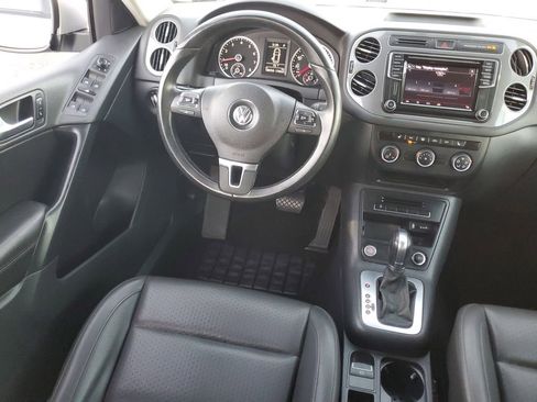 Used 2017 Volkswagen Tiguan S image 11