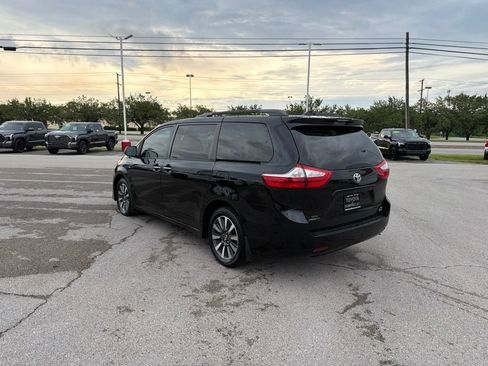 Used 2019 Toyota Sienna XLE w/ XLE Navigation Package AWD/4WD image 5