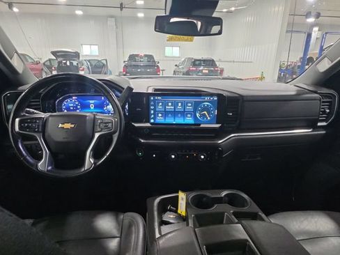Used 2024 Chevrolet Silverado 2500 LTZ AWD/4WD image 9