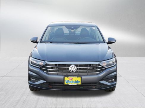 Used 2019 Volkswagen Jetta SEL Premium image 2