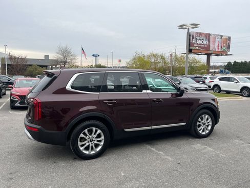 Used 2022 Kia Telluride LX image 10
