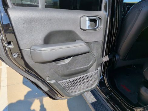 Used 2021 Jeep Wrangler Unlimited Sahara 4xe image 39