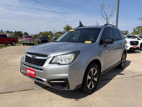 Used 2017 Subaru Forester 2.5i w/ Alloy Wheel Package AWD/4WD image 3