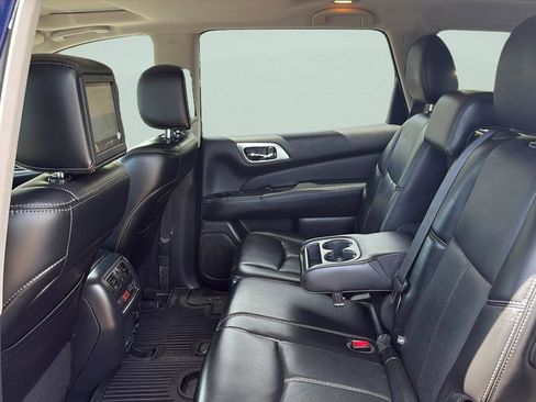 Used 2017 Nissan Pathfinder Platinum w/ Family Entertainment Package AWD/4WD image 16