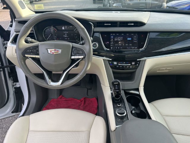 Used 2023 Cadillac XT6 Premium Luxury AWD/4WD image 14