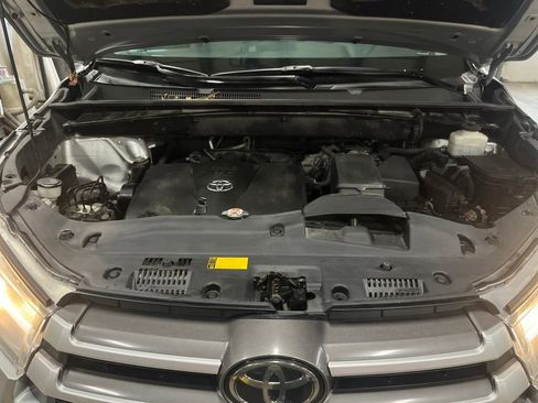 Used 2019 Toyota Highlander XLE image 23