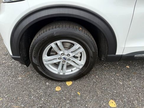 Used 2023 Ford Explorer XLT w/ Equipment Group 202A image 24