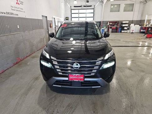 Certified 2025 Nissan Rogue SL w/ SL Premium Package AWD/4WD image 8