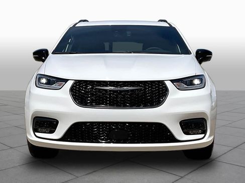 New 2026 Chrysler Pacifica Select w/ S Appearance Package FWD image 3