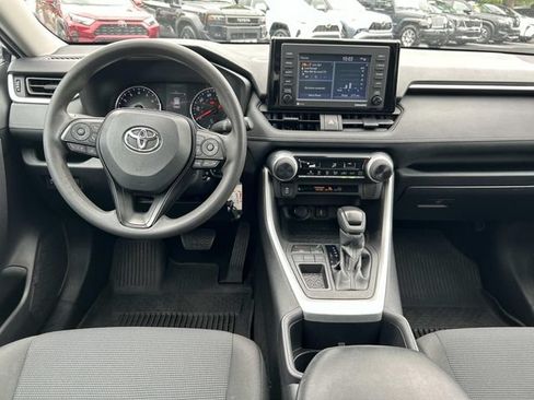 Used 2022 Toyota RAV4 LE FWD image 14