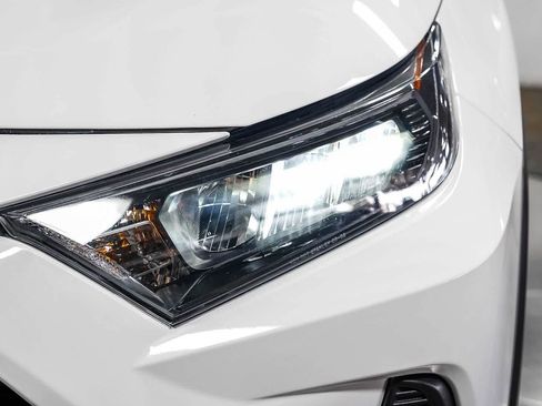 Certified 2022 Toyota RAV4 LE FWD image 8