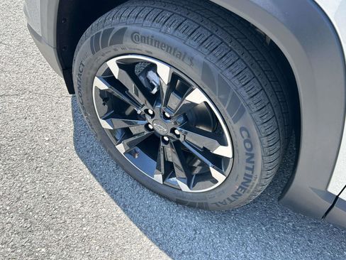 New 2026 Chevrolet Equinox RS AWD/4WD image 9