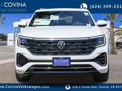 New 2025 Volkswagen Atlas Cross Sport SEL Premium R-Line