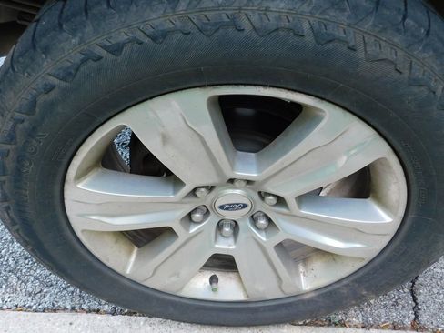 Used 2020 Ford F150 Platinum w/ Equipment Group 701A Luxury AWD/4WD image 8