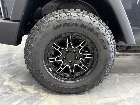 Used 2016 Jeep Wrangler Sport w/ Quick Order Package 24S AWD/4WD image 22