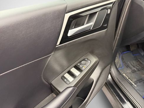 Used 2025 Mitsubishi Outlander SE image 14