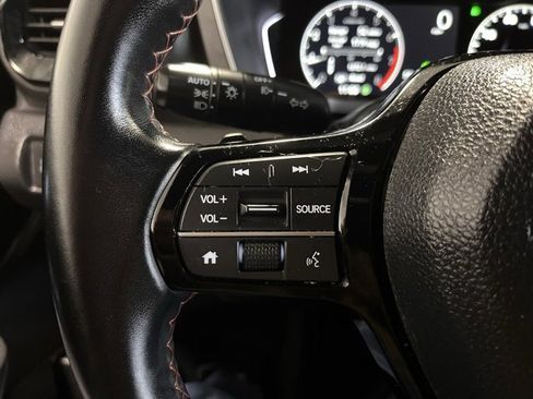 Used 2025 Honda Pilot Sport image 22