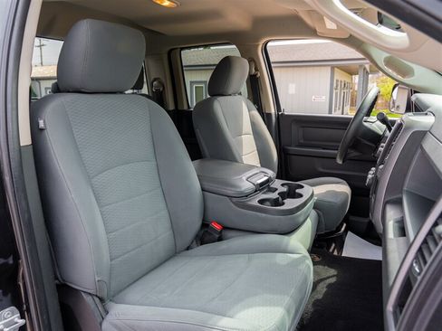 Used 2017 RAM 1500 ST w/ SXT Appearance Group AWD/4WD image 19