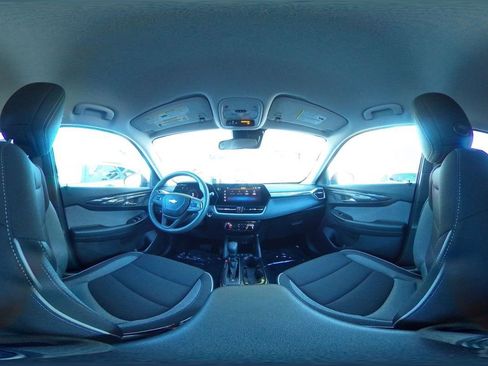 Used 2025 Chevrolet TrailBlazer LT image 38