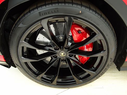 Used 2022 Lamborghini Urus image 64