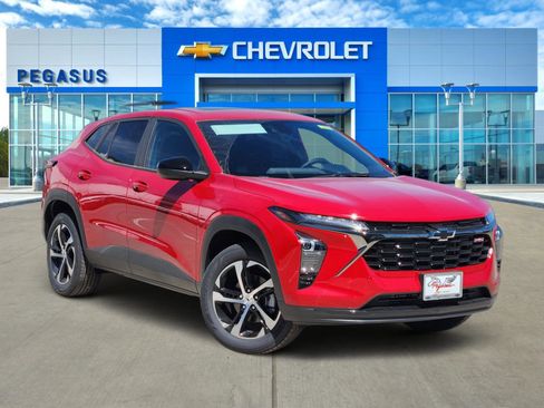 New 2026 Chevrolet Trax RS w/ Sunroof Package FWD image 1